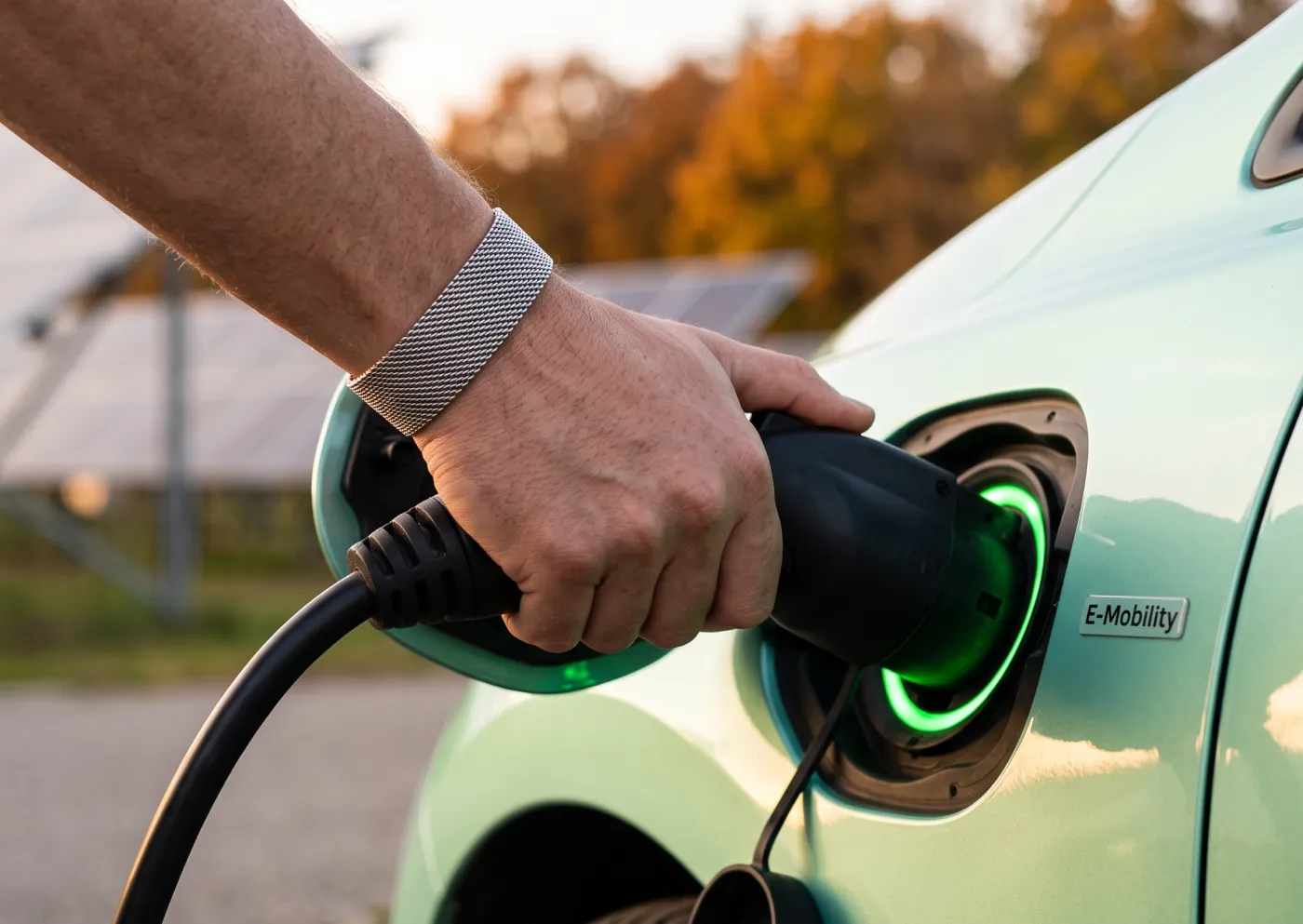 Cabo de carregamento conectado a um veículo elétrico